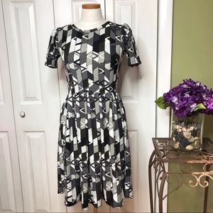Lularoe Ameila, black geometric pattern